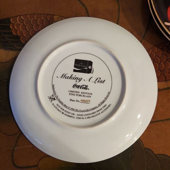 Franklin Mint Coca Cola Santa Porcelain Decorative Salad Dessert Plates Set of 4 - Picture 6 of 15